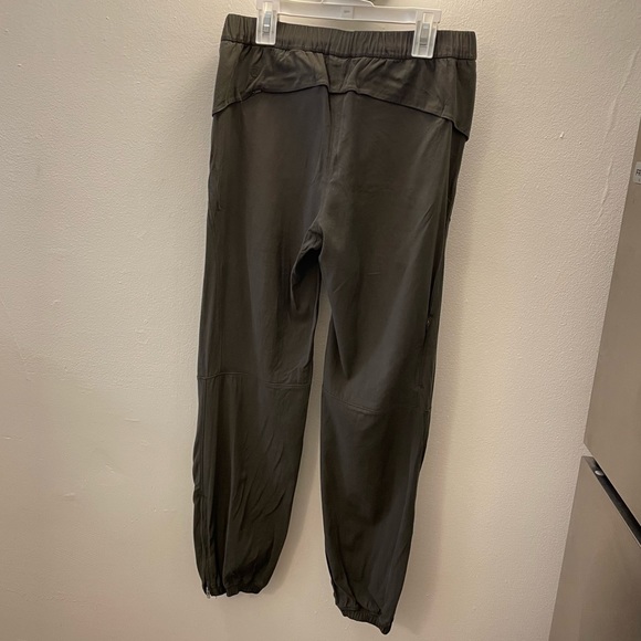 Lululemon Essential Affinity Mid Rise Jogger in Dark Olive - Picture 6 of 8